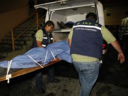 Autoridades acudieron al lugar para iniciar con las investigaciones del caso. ARCHIVO /