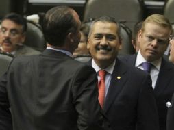 En la imagen los legisladores Luis Alberto Villarreal, Manlio Fabio Beltrones (c) y Arturo Escobar. NTX /