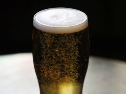 Se descubrió que el ''efecto feliz'' fue mayor entre los hombres que tenían tras de sí un historial familiar de alcoholismo. ARCHIVO /