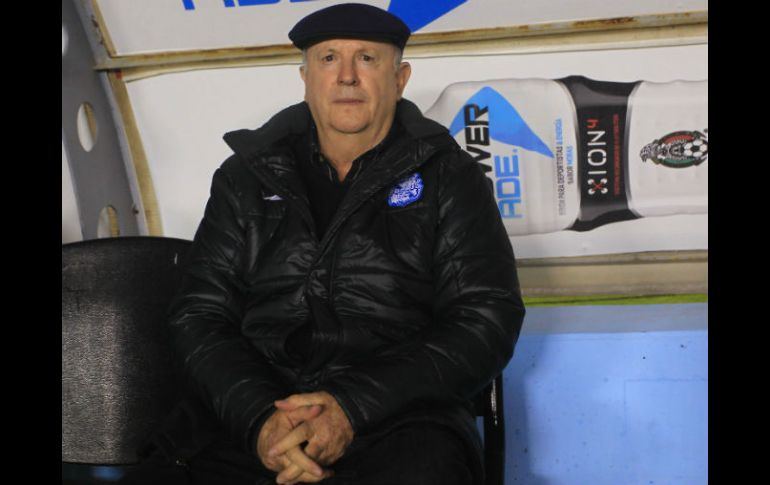 Sobre su futuro y un eventual descenso del equipo, a año y medio de concluir su contrato, refiere que confía en salir adelante. MEXSPORT /