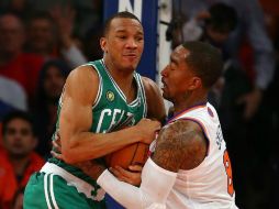 Smith (d) tuvo un promedio de 18.1 puntos en 80 partidos, todos como suplente. AP /