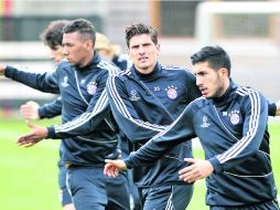 Los jugadores del Bayern Munich esperan eliminar al Barcelona para volver a pelear por el título en la final. AFP /