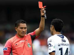 Los árbitros inician en los cursos de la Comisión de Arbitraje y ascienden desde tercera división hasta la categoría mayor. MEXSPORT /