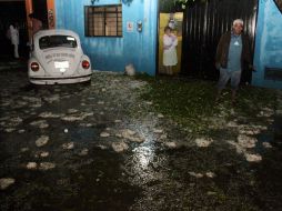 La fuerte tromba dejó inundaciones y graves daños a algunas viviendas. NTX /