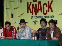 En teatro, Alfonso Dosal (d) tuvo una destacada actuación como ''Tolen'' en la obra ''El knack''. ARCHIVO /