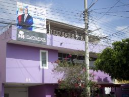 Imagen de una de las tres casas de enlace, que en realidad son bodegas o inmuebles vacíos.  /