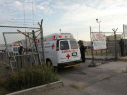 Algunos de los heridos ya reciben atención médica en hospitales, y otros más son atendidos dentro del reclusorio. EFE /