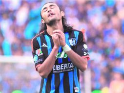 A rezar. Gallos necesita que Puebla pierda y vencer a Chivas.  Foto de Luis de Souza, del Querétaro. MEXSPORT /