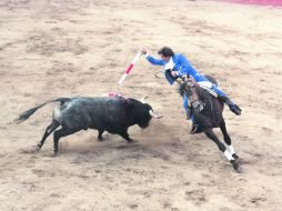 Cumple. Pablo Hermoso de Mendoza logró aprovechar lo mejor de su segundo toro. EL INFORMADOR /