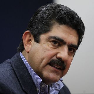 Espino denuncia a Yunes ante PGR por enriquecimiento ilícito