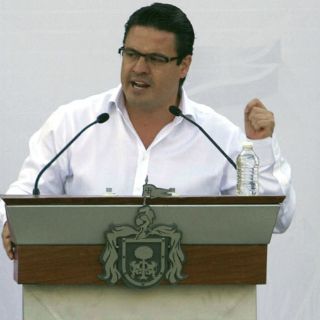 Gobierno de Jalisco firma convenio con empresarios de Tomatlán