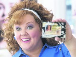 Melissa McCarthy da vida a ''Diana'', una mujer que usurpa la identidad de un hombre. ESPECIAL /