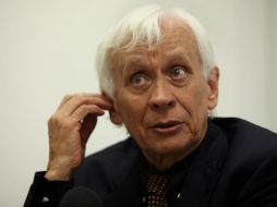 El neurocientífico colombiano Rodolfo Llinás, durante la conferencia 'Los misterios del cerebro'. EFE /