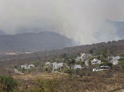 El siniestro es controlado por la madrugada del sábado, alrededor de las 01:00 horas, informan autoridades. ARCHIVO /