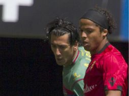 Poco pudo hacer Giovani para que su escuadra saliera del fondo. EFE /