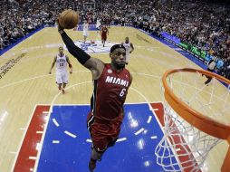 James hace historia con su cuarto niombramiento de MVP de la NBA. AP /