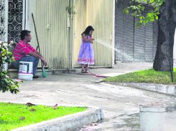 Líquido en las casas. Los usuarios domésticos conforman poco más de la mitad de las deudas que pesan en las finanzas del SIAPA. EL INFORMADOR /