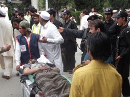 La bomba que estalló ayer fue colocada en un edificio donde estaban presentes dos candidatos a la asamblea nacional. EFE /