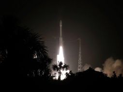 El coehte Ariane partió con tres diferentes satélites de distintas nacionalidades y finalidades. AFP /