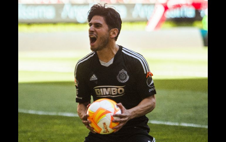 El delantero tuvo la oportunidad de conocer gente no tan afortunada como él. ARCHIVO /