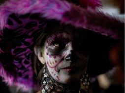 La celebración del ''Día de los Muertos'' tiene raíces prehispánicas y festeja la memoria de los difuntos. EFE /