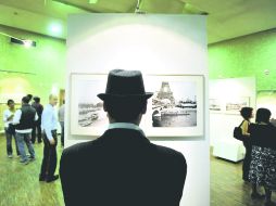 Emblema. La exposición resalta los vínculos entre los parisinos y su río; desde sus actividades económicas hasta festivas. EL INFORMADOR /