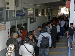 En contraparte, un usuario comenta que en ocasiones la gente no acepta las normas de los trámites. ARCHIVO /