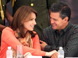 Angélica Rivera en compañía de su esposo, el Presidente Enrique Peña Nieto durante la celebración del Día de las Madres en Tlaxcala. SUN /