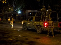 Los elementos de las fuerzas armadas solicitaron a la policía municipal que se retirara del lugar.  /