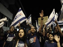 10 mil personas salieron a las calles de Tel Aviv para protestar contra los planes del gobierno israelí de aumentar los impuestos. AFP /