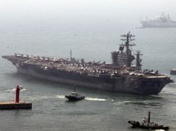 El ''USS Nimitz''' tiene capacidad para transportar unos 68 aviones y seis mil hombres. EFE /