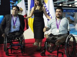 Los multimedallistas paralímpicos y mundiales de natación Arnulfo Castorena y Pedro Rángel se preparan para su próximo ciclo. ARCHIVO /