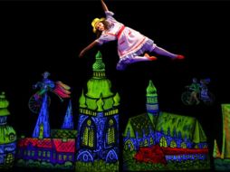 ''Alicia en el país de las maravillas'' puesta en escena del Teatro Negro Nacional de Praga.  /