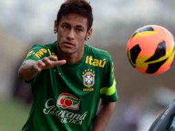 El futbolista de Santos aún debe disputar partidos de la liga brasileña. AFP /