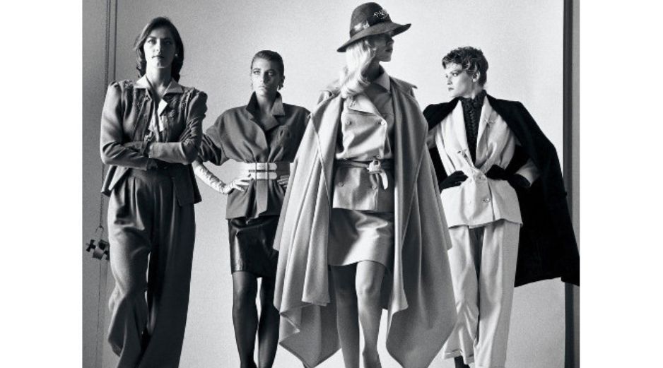 La versión subastada muestra a las mismas modelos, en la misma posición, pero totalmente desnudas. ARCHIVO /