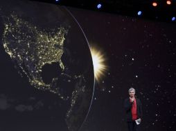 El presidente ejecutivo de Google y cofundador, Larry Page, habla en el escenario de los desarrolladors del Google IO. EFE /