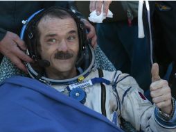 Chris Hadfield se convirtió en estrella mediática durante su reciente estadía en la Estación Espacial Internacional. ARCHIVO /