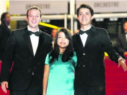 UN BUEN COMIENZO. El cineasta Amat Escalante, junto a los protagonistas de la película, Andrea Vergara y Armando Espitia. AFP /