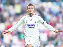 Tras ganar seis ligas y una Champions con el Manchester, Beckham se convirtió en uno de los “Galácticos” del Real Madrid en 2003. AFP /