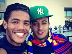 La foto publicada en Twitter los muestra a ambos como muy buenos amigos. ESPECIAL /