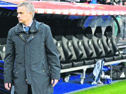 Mourinho lució muy serio ayer en la final de la Copa del Rey; en el segundo tiempo fue expulsado por protestar una decisión arbitral. AP /