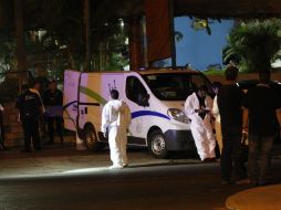 Por la mañana de este sábado, las autoridades encontraron una camioneta plata abandonada que presentaba impactos de bala. ARCHIVO /