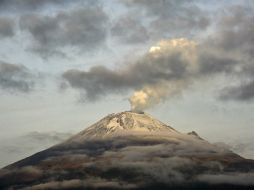 La Cupreder indica que el volcán podría general flujos piroclásticos, proyectiles balísticos o ríos de lodo en zonas aledañas. ARCHIVO /