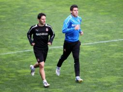 Héctor (d) es uno de los hombres más importantes en la defensa de los ''Periquitos''. ESPECIAL /