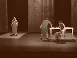 ''La ópera de los 3 centavos'' muestra un alto contenido de crítica social en su guión, creado por Bertolt Brecht. ESPECIAL /