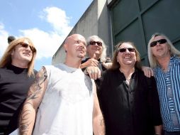 Trevor Bolder, Rusell Gilbrook, Phil Lanzon, Mike Box y Bernie Shaw de Uriah Heep frente a la prisión de Rottenburg. EFE /