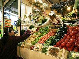 La disminución quincenal de la inflación se debe a la baja en tarifas eléctricas y en algunas frutas y verduras. ARCHIVO /