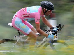 El dueño de la ''maglia rosa'', Vicenzo Nibali, tiene una velocidad media de 27.8 kmh. AP /