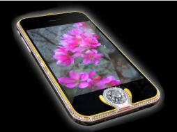 El Peter Aloisson’s Kings Button iPhone está decorado con joyas; 138 diamantes y un diamante de blanco de 6.6 quilates. ESPECIAL /