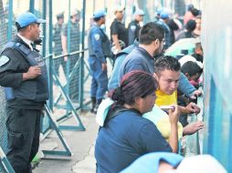 El aviso de ''boletos agotados'' para el duelo de vuelta causó molestia entre los aficionados, pues en las taquillas se vendieron pocos MEXSPORT /